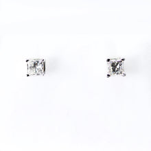 Carica l'immagine nel visualizzatore di Gallery, Princess Cut Diamond Stud Earrings in White Gold