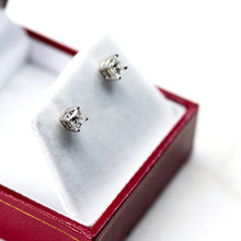 Carica l'immagine nel visualizzatore di Gallery, Princess Cut Diamond Stud Earrings in White Gold