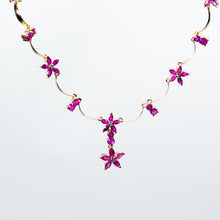 将图片加载到图库查看器,Ruby and Diamond Flower Necklace