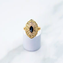 Cargar imagen en el visor de la galería, Vintage Diamond and Sapphire Ring