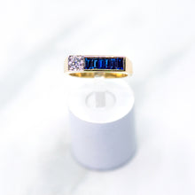 将图片加载到图库查看器,Sapphire and Diamond Band