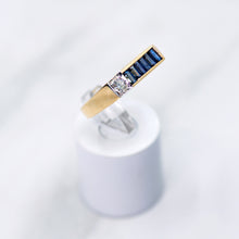 将图片加载到图库查看器,Sapphire and Diamond Band