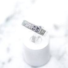 将图片加载到图库查看器,Princess-cut and Baguette-cut Invisible set Diamond Anniversary Band