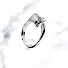 Carica l'immagine nel visualizzatore di Gallery, European Freestyle Diamond Ring