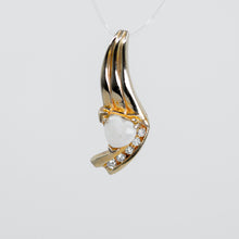 将图片加载到图库查看器,Ridged Free Form Heart Opal Pendant
