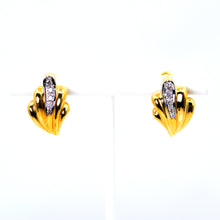 Cargar imagen en el visor de la galería, French Clip Gold and Diamond Earrings
