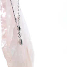 Cargar imagen en el visor de la galería, Black Antiqued and White Diamond Circle Drop Pendant with Chain
