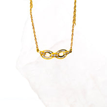 Carica l&#39;immagine nel visualizzatore di Gallery, Floating Infinity Design Diamond Necklace with Chain
