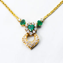 Carica l&#39;immagine nel visualizzatore di Gallery, Emerald and Diamond Necklace
