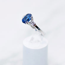 将图片加载到图库查看器，Oval-Cut Sapphire and Diamond Three Stone Ring
