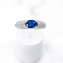 Cargar imagen en el visor de la galería, Oval Sapphire and Pave-set Diamond Ring
