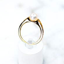 Load image into Gallery viewer, Acoya Cultured Pearl Ring in 18kt Yellow Gold
