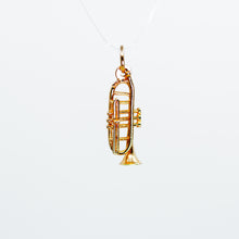 Carica l&#39;immagine nel visualizzatore di Gallery, Gold Trumpet Charm
