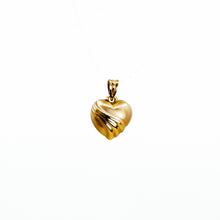 Carica l&#39;immagine nel visualizzatore di Gallery, Gold Heart Charm
